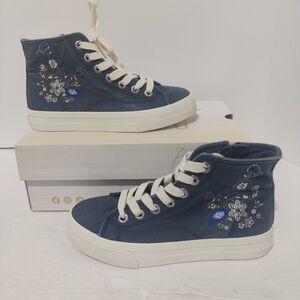 Ladies Blowfish Malibu Catch Sun Sneakers Size 6 New In Box